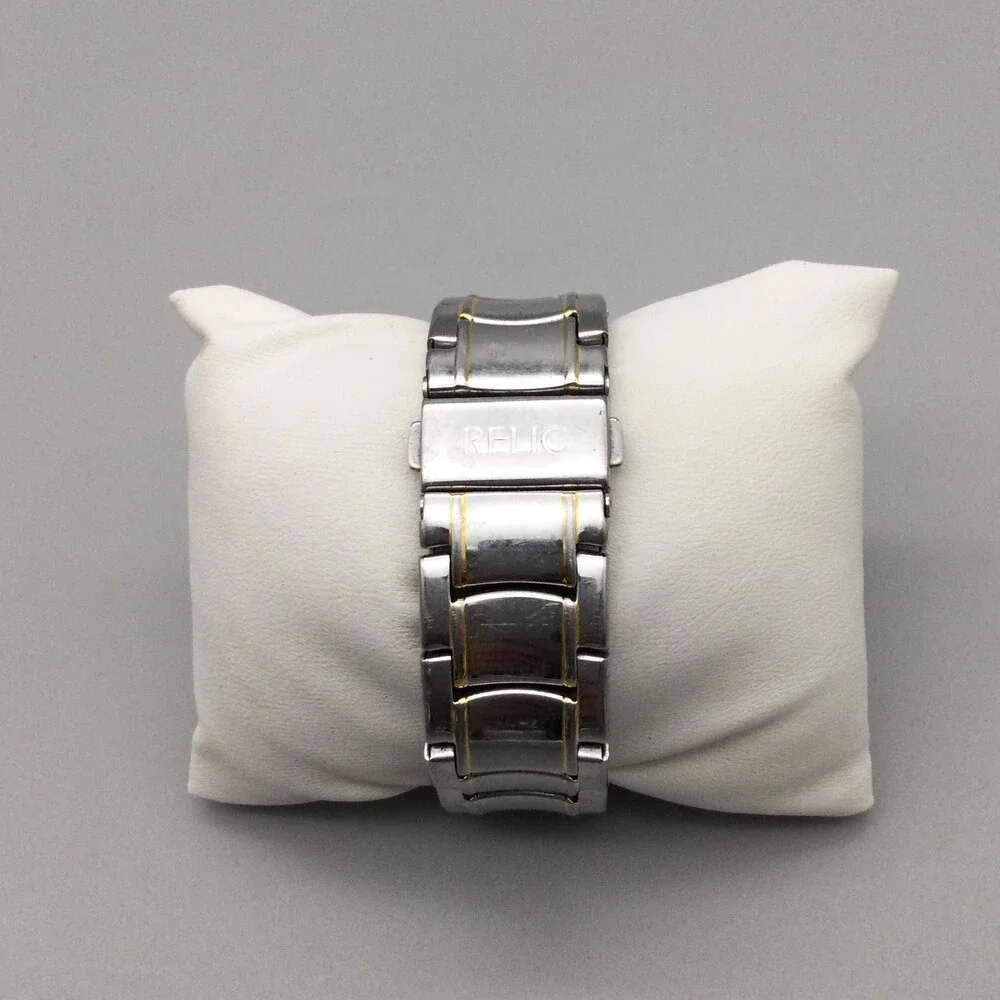 Relic Womens Watch 31mm Silver Tone White Dial Date ZR77108 New Battery 6.5